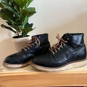 Red Wing Heritage 2950 6" Round Toe Boots in Black Boundary (Woman's 8.5B)